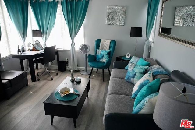 7303 5th Avenue, Los Angeles, CA 90043