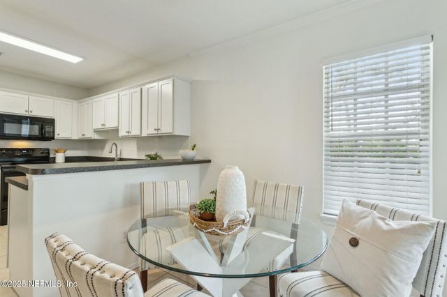 1701 THE GREENS Way 1912, Jacksonville Beach, FL 32250