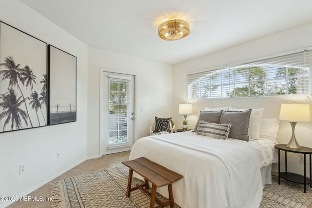 1701 THE GREENS Way 1912, Jacksonville Beach, FL 32250