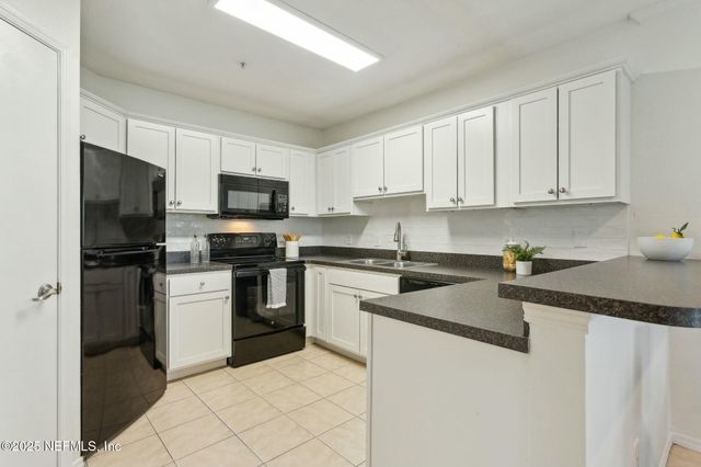 1701 THE GREENS Way 1912, Jacksonville Beach, FL 32250