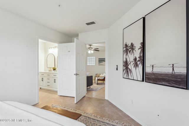 1701 THE GREENS Way 1912, Jacksonville Beach, FL 32250