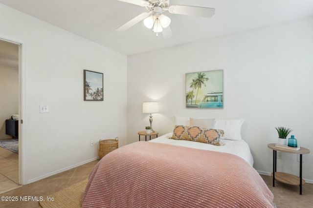 1701 THE GREENS Way 1912, Jacksonville Beach, FL 32250