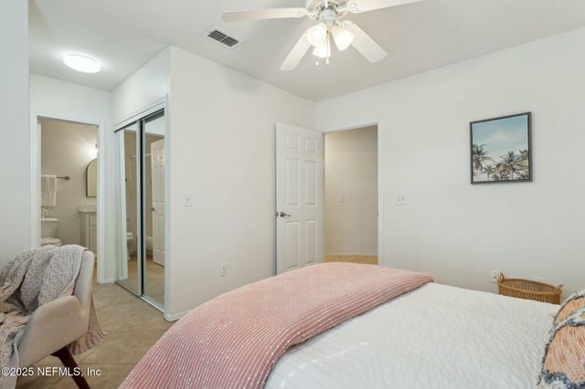 1701 THE GREENS Way 1912, Jacksonville Beach, FL 32250