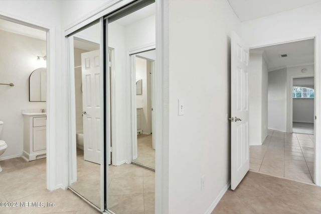1701 THE GREENS Way 1912, Jacksonville Beach, FL 32250