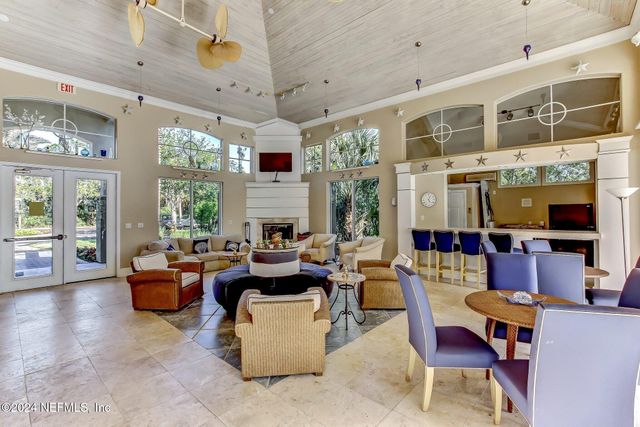 1701 THE GREENS Way 1912, Jacksonville Beach, FL 32250