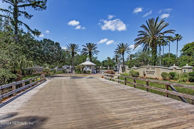 1701 THE GREENS Way 1912, Jacksonville Beach, FL 32250
