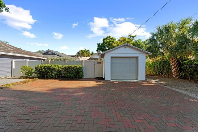 1121 21ST AVENUE N, St Petersburg, FL 33704