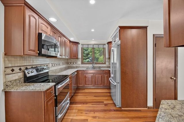 50 Highland St, Easton, MA 02375