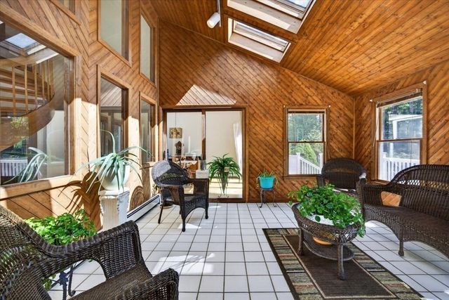 50 Highland St, Easton, MA 02375