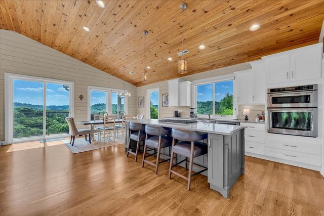 132 Highbridge Dr, Smithville, TN 37166