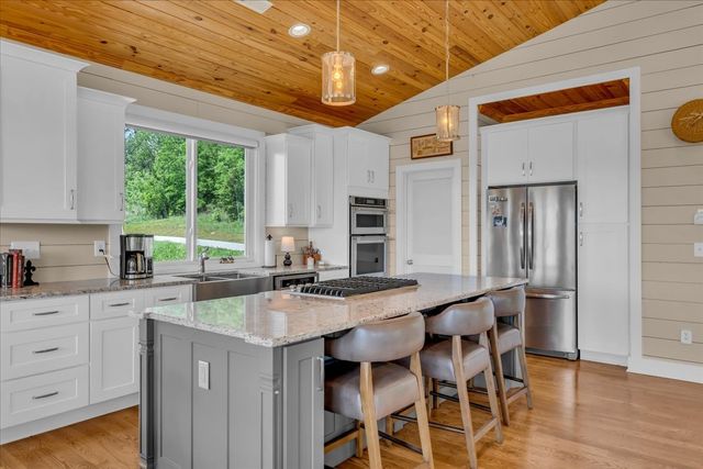 132 Highbridge Dr, Smithville, TN 37166