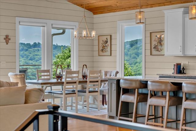 132 Highbridge Dr, Smithville, TN 37166