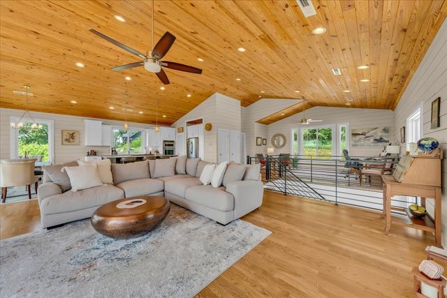 132 Highbridge Dr, Smithville, TN 37166