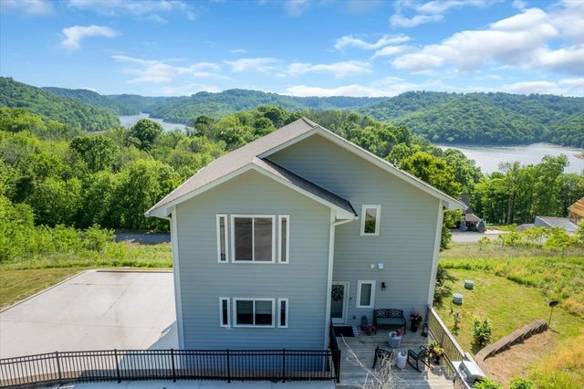132 Highbridge Dr, Smithville, TN 37166