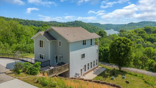 132 Highbridge Dr, Smithville, TN 37166