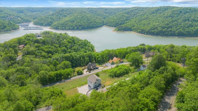 132 Highbridge Dr, Smithville, TN 37166