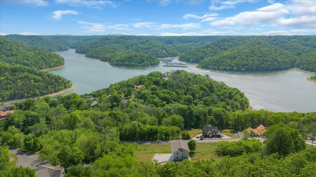 132 Highbridge Dr, Smithville, TN 37166