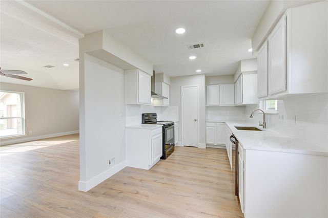 328 Meadow Wood Ct Court, League City, TX 77573
