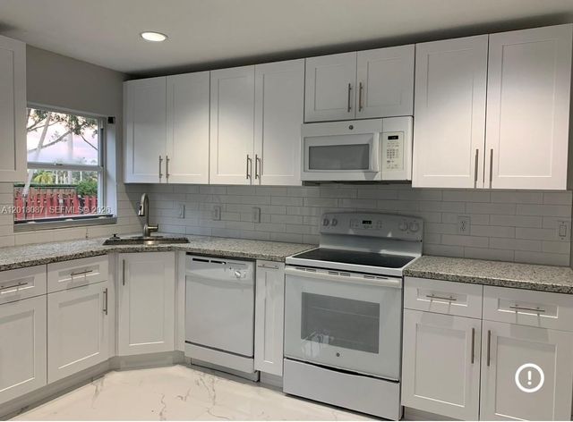 9763 NW 32nd St 0, Doral, FL 33172