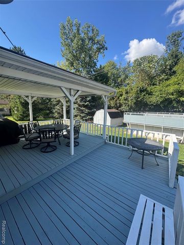 24210 Westpointe Street, Trenton, MI 48183