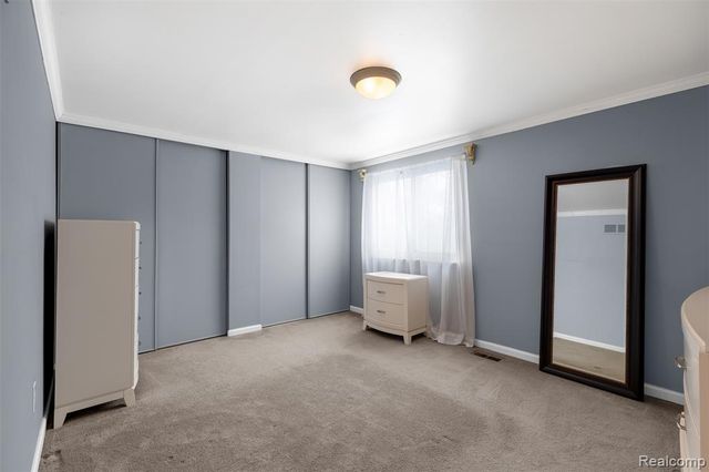 24210 Westpointe Street, Trenton, MI 48183