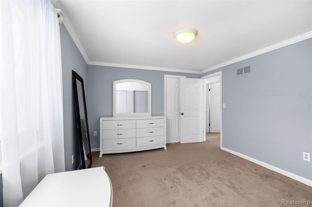 24210 Westpointe Street, Trenton, MI 48183