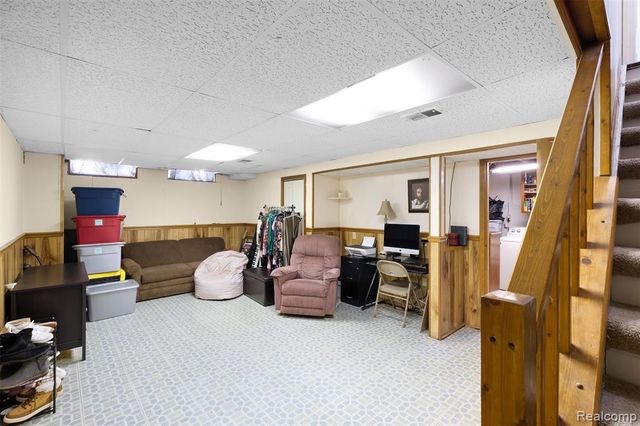 24210 Westpointe Street, Trenton, MI 48183