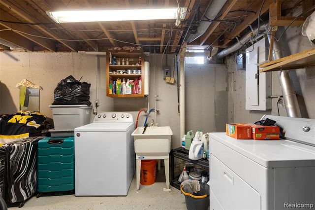 24210 Westpointe Street, Trenton, MI 48183