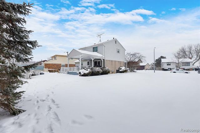 24210 Westpointe Street, Trenton, MI 48183