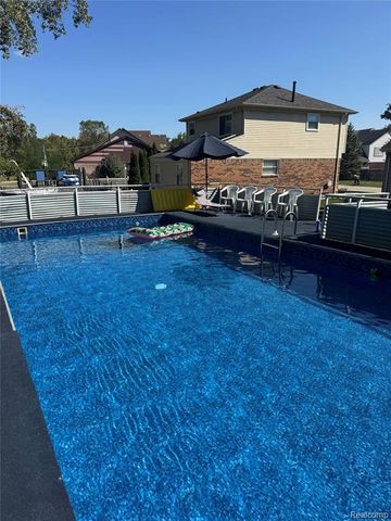 24210 Westpointe Street, Trenton, MI 48183