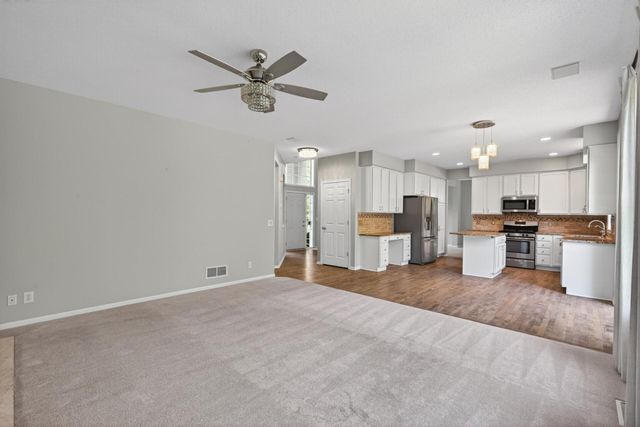 18005 45th Avenue N, Plymouth, MN 55446