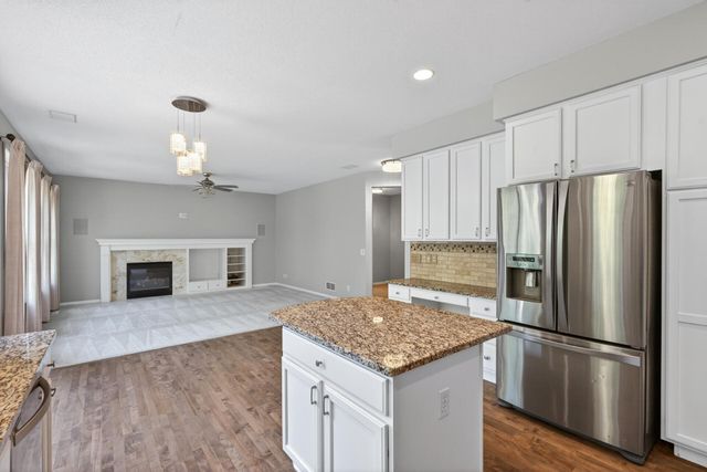 18005 45th Avenue N, Plymouth, MN 55446