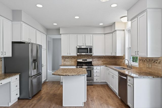 18005 45th Avenue N, Plymouth, MN 55446