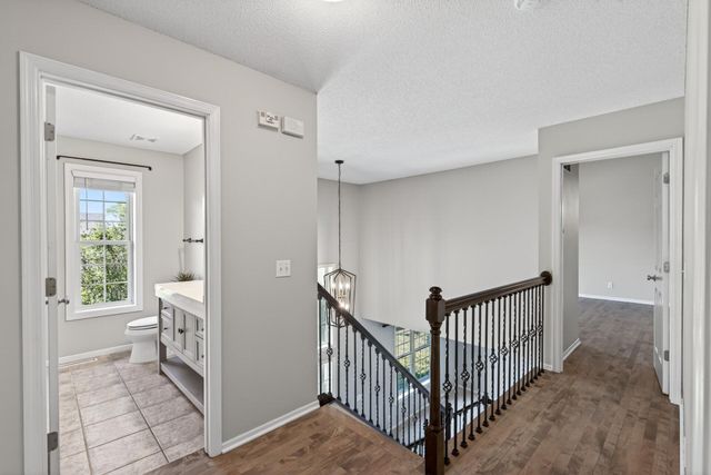 18005 45th Avenue N, Plymouth, MN 55446