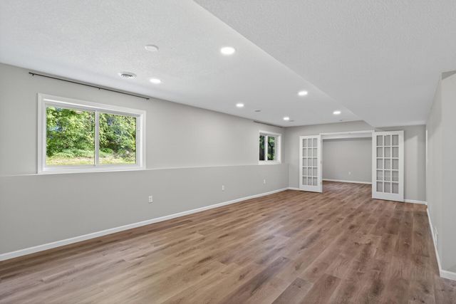 18005 45th Avenue N, Plymouth, MN 55446
