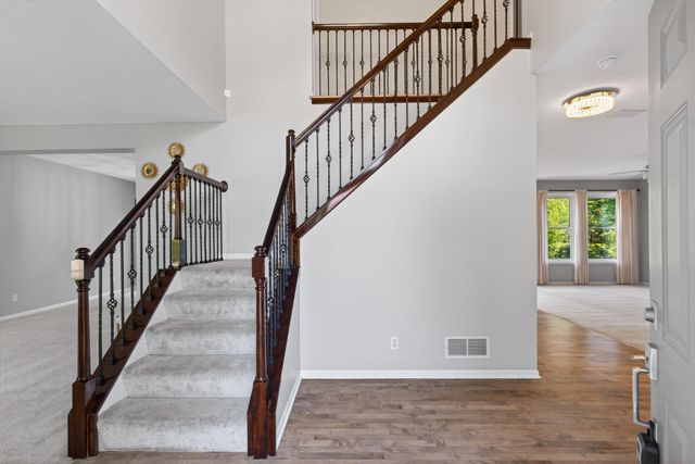 18005 45th Avenue N, Plymouth, MN 55446