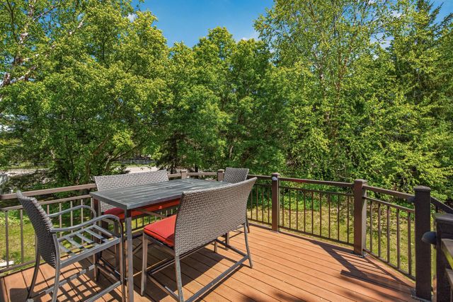 18005 45th Avenue N, Plymouth, MN 55446