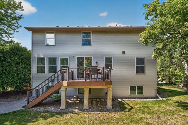 18005 45th Avenue N, Plymouth, MN 55446