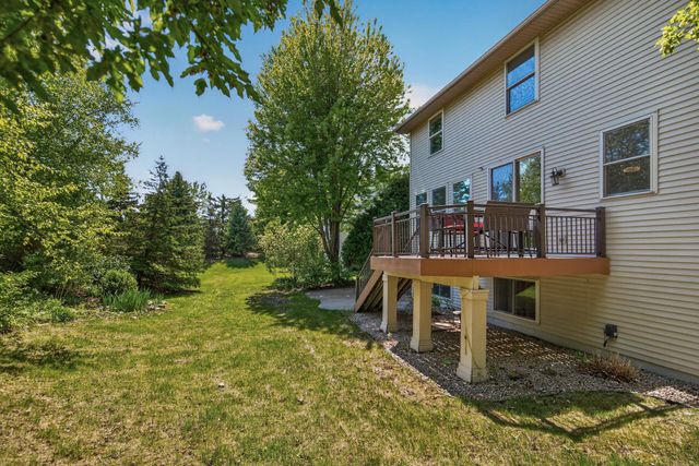 18005 45th Avenue N, Plymouth, MN 55446