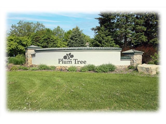 18005 45th Avenue N, Plymouth, MN 55446