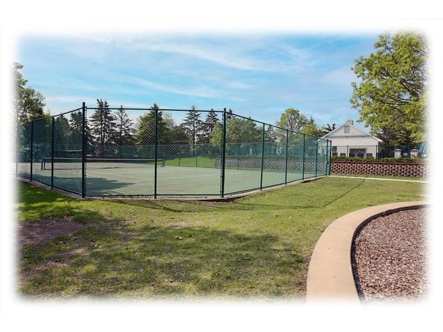 18005 45th Avenue N, Plymouth, MN 55446