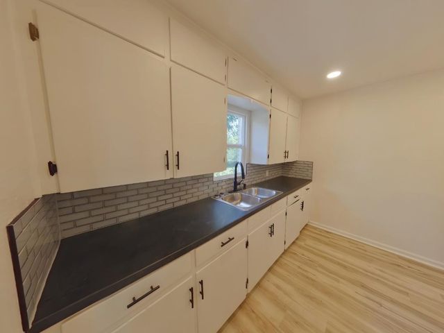 2323 E Stadium Dr, Wichita, KS 67214