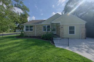 2323 E Stadium Dr, Wichita, KS 67214