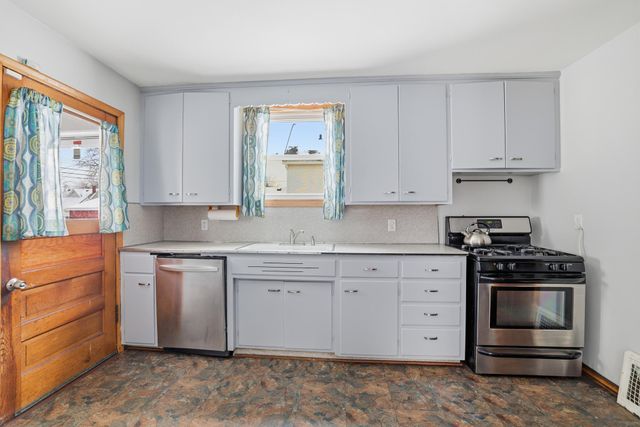 1009 Sherburne Avenue, Saint Paul, MN 55104