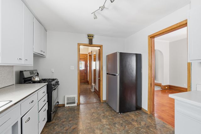 1009 Sherburne Avenue, Saint Paul, MN 55104