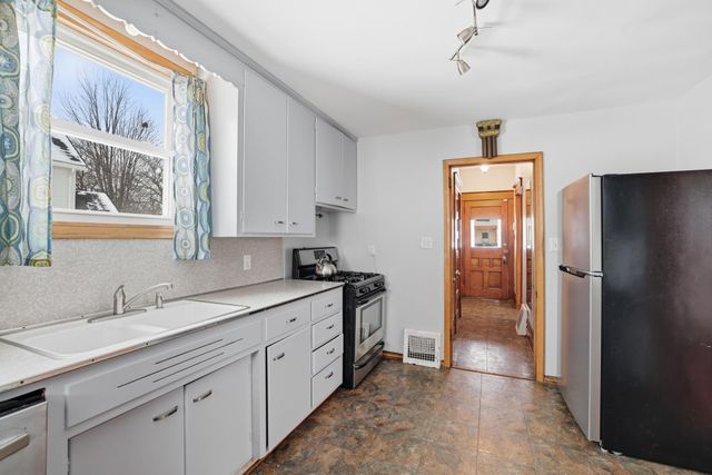 1009 Sherburne Avenue, Saint Paul, MN 55104