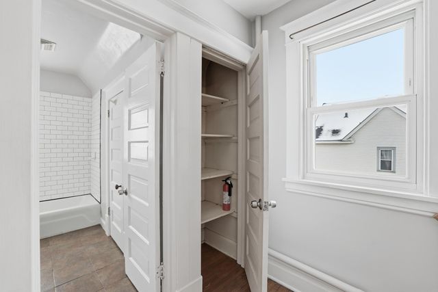 1009 Sherburne Avenue, Saint Paul, MN 55104