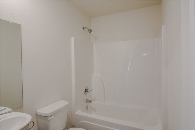 217 E 12th Street B, Bonham, TX 75418