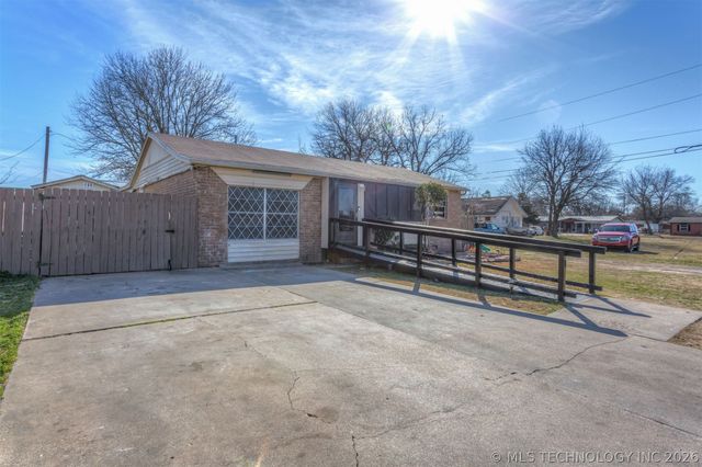 407 N Hillman Avenue, Okmulgee, OK 74447