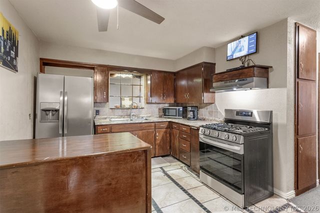 407 N Hillman Avenue, Okmulgee, OK 74447